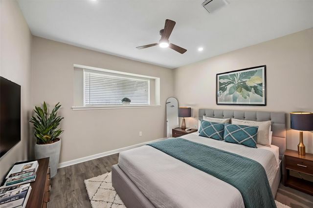 197 W Tri Oaks Lane 197, Houston, TX 77043
