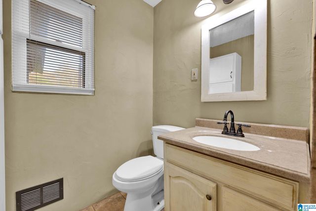 2015 SHADY LANE, Hueytown, AL 35023