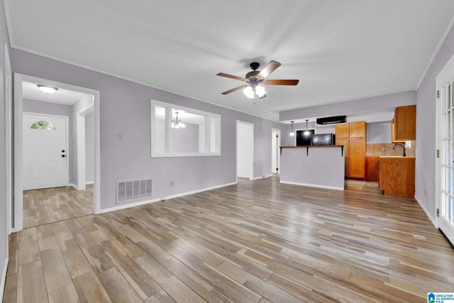 2015 SHADY LANE, Hueytown, AL 35023