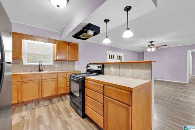 2015 SHADY LANE, Hueytown, AL 35023