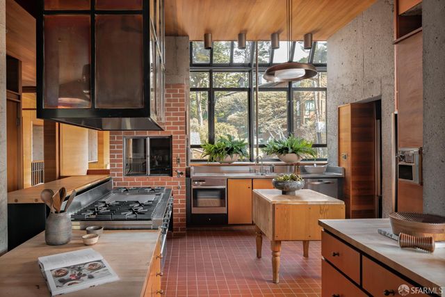 111 Edgehill Way, San Francisco, CA 94127