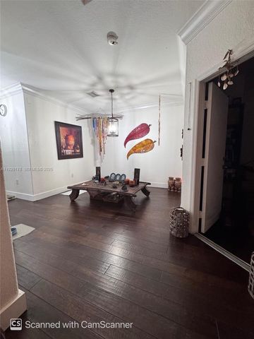 15064 SW 8th Ln, Miami, FL 33194