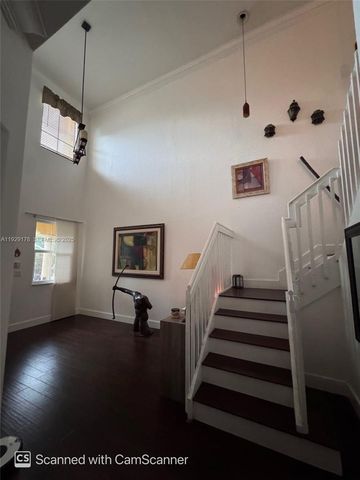 15064 SW 8th Ln, Miami, FL 33194