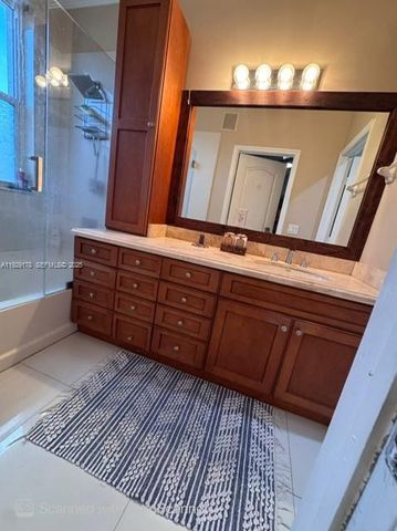 15064 SW 8th Ln, Miami, FL 33194