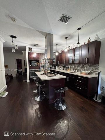 15064 SW 8th Ln, Miami, FL 33194