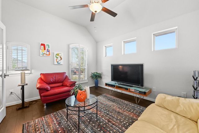 211 Oleander LOOP, Buda, TX 78610