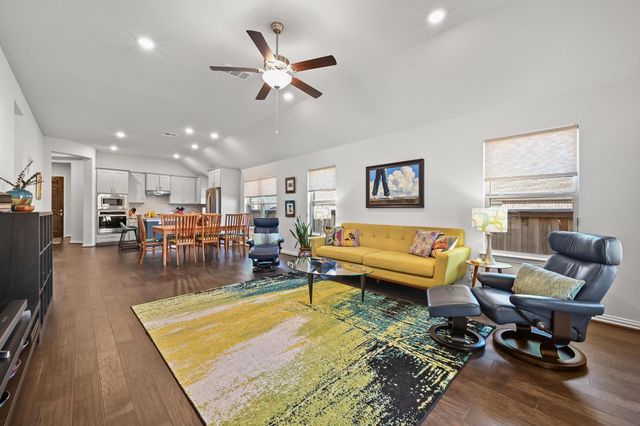 211 Oleander LOOP, Buda, TX 78610