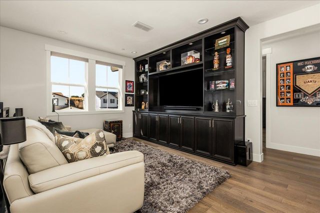 3285 Sofia Dr, Lincoln, CA 95648