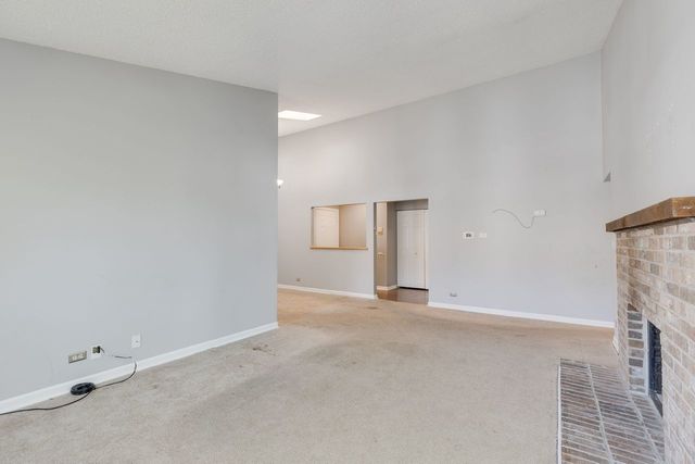 938 Hidden Lake Drive 938, Buffalo Grove, IL 60089