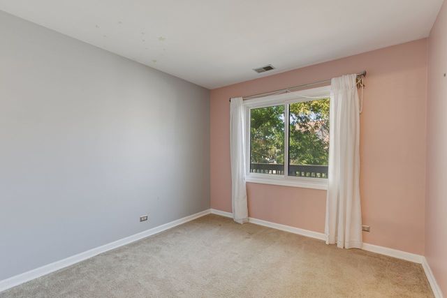 938 Hidden Lake Drive 938, Buffalo Grove, IL 60089