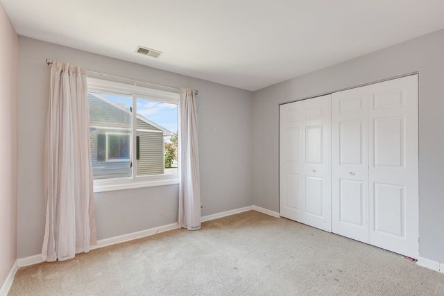 938 Hidden Lake Drive 938, Buffalo Grove, IL 60089