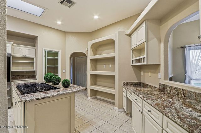 1285 Apple Tree Lane, Las Cruces, NM 88007