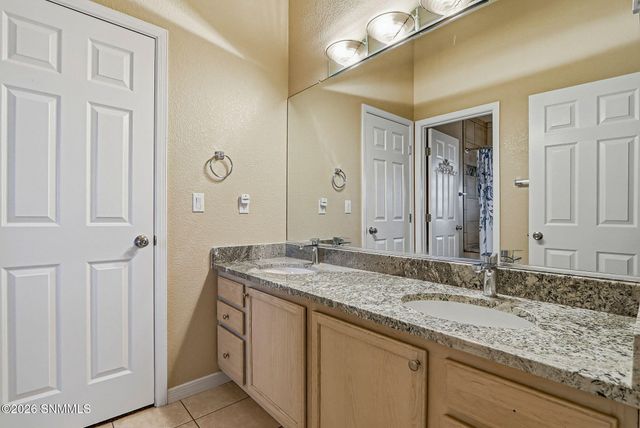 1285 Apple Tree Lane, Las Cruces, NM 88007