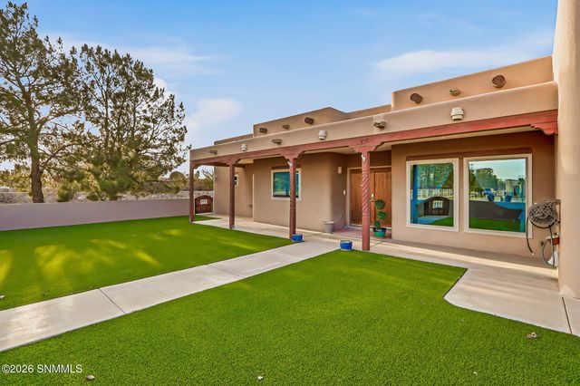 1285 Apple Tree Lane, Las Cruces, NM 88007