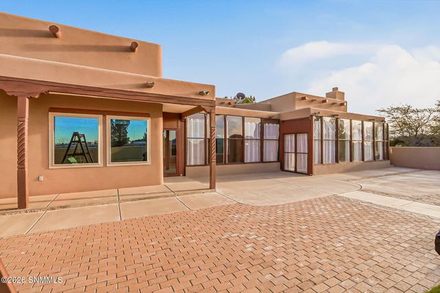 1285 Apple Tree Lane, Las Cruces, NM 88007