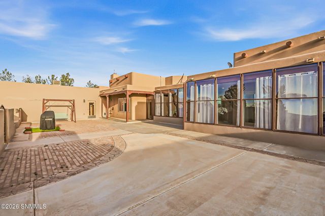 1285 Apple Tree Lane, Las Cruces, NM 88007