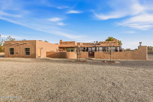 1285 Apple Tree Lane, Las Cruces, NM 88007