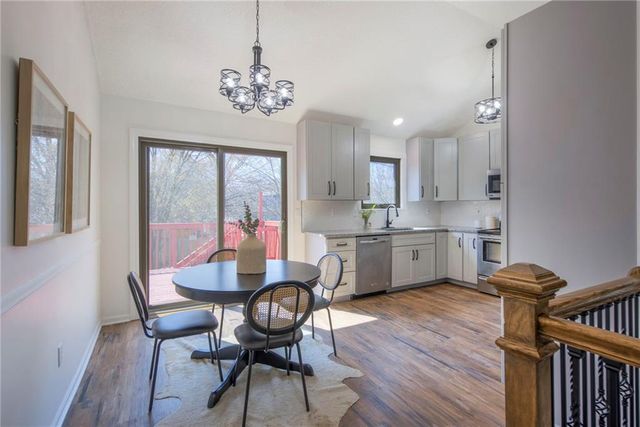 1201 E Butterfield Place, Olathe, KS 66062