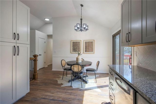 1201 E Butterfield Place, Olathe, KS 66062