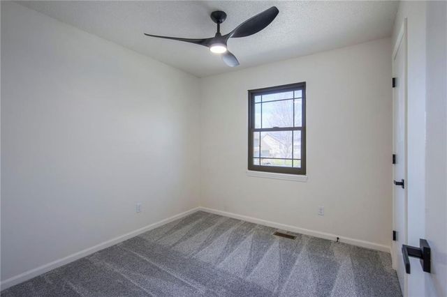 1201 E Butterfield Place, Olathe, KS 66062