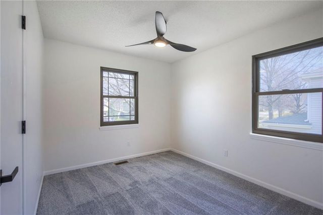 1201 E Butterfield Place, Olathe, KS 66062