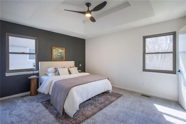 1201 E Butterfield Place, Olathe, KS 66062