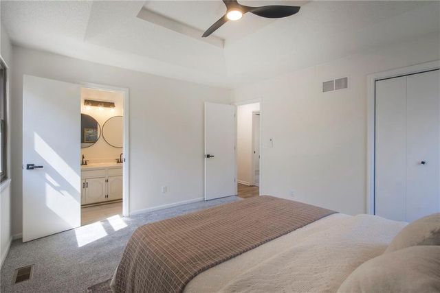 1201 E Butterfield Place, Olathe, KS 66062