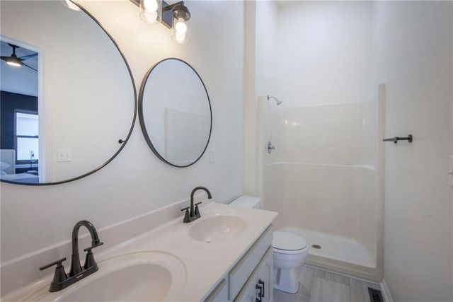 1201 E Butterfield Place, Olathe, KS 66062