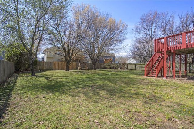 1201 E Butterfield Place, Olathe, KS 66062