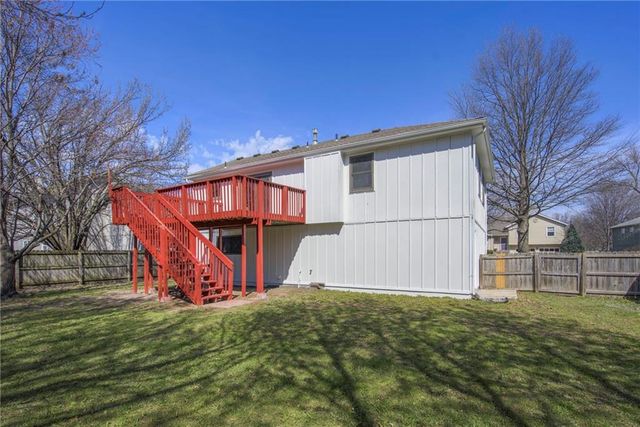 1201 E Butterfield Place, Olathe, KS 66062