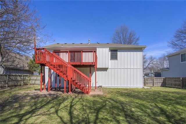 1201 E Butterfield Place, Olathe, KS 66062