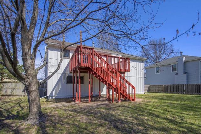 1201 E Butterfield Place, Olathe, KS 66062