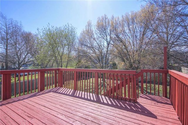 1201 E Butterfield Place, Olathe, KS 66062