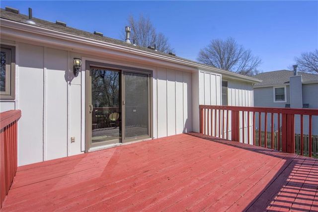 1201 E Butterfield Place, Olathe, KS 66062