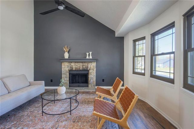 1201 E Butterfield Place, Olathe, KS 66062