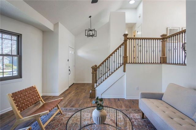 1201 E Butterfield Place, Olathe, KS 66062