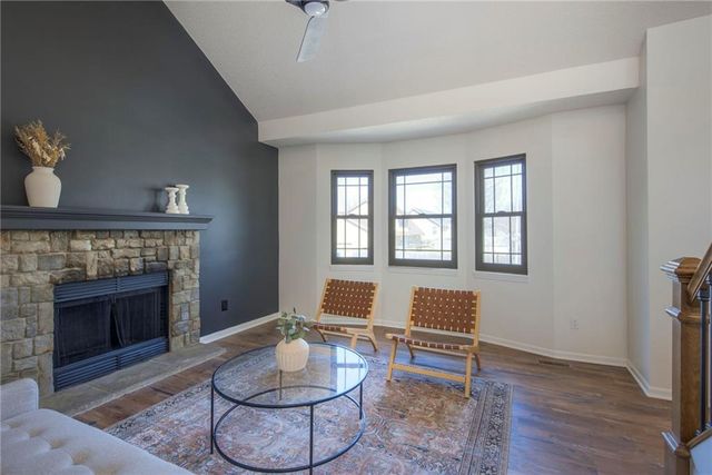 1201 E Butterfield Place, Olathe, KS 66062