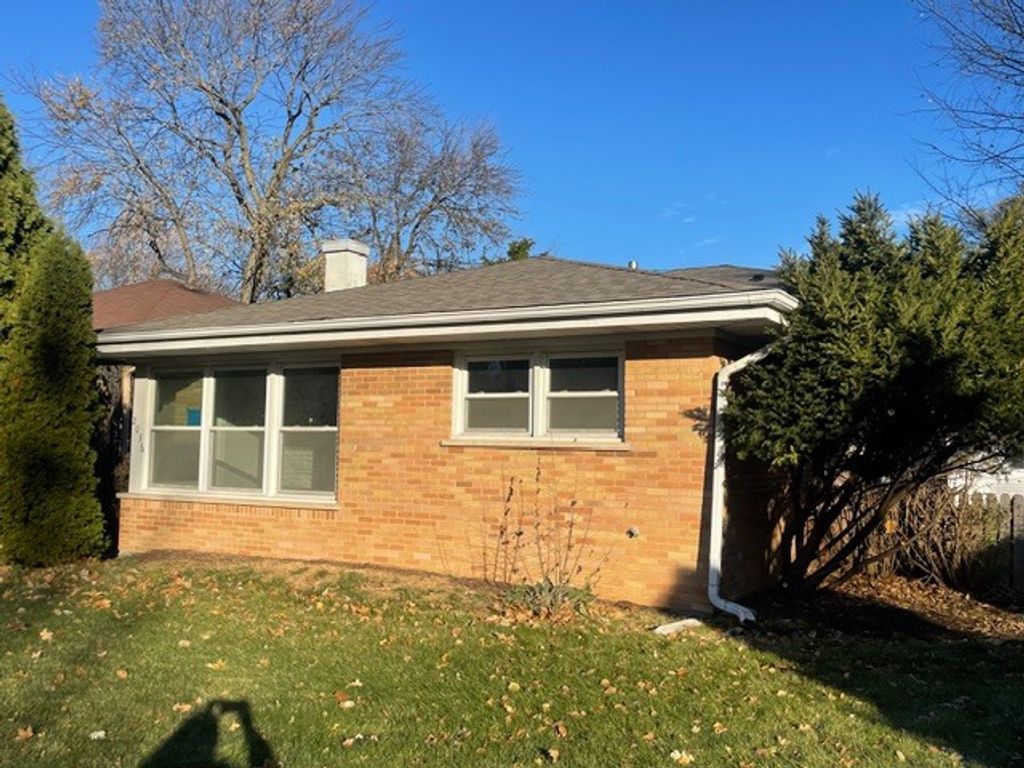 2036 Lake Avenue, Wilmette, IL 60091