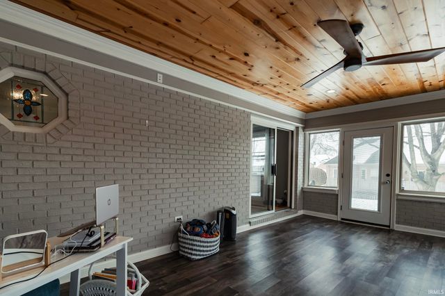 3377 Avondale Drive, Newburgh, IN 47630