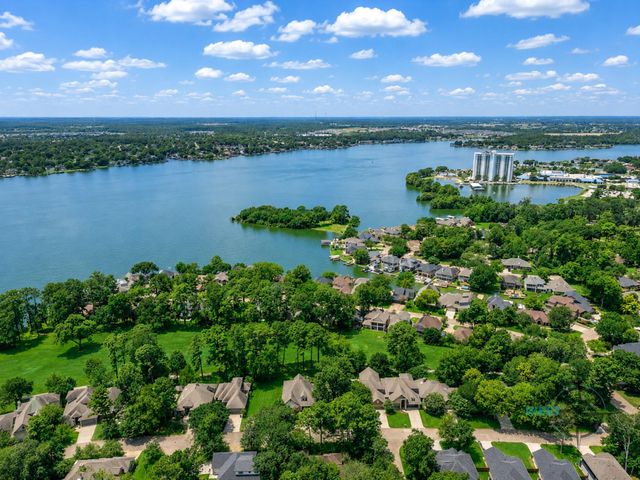 3302 Dunes Circle, Montgomery, TX 77356