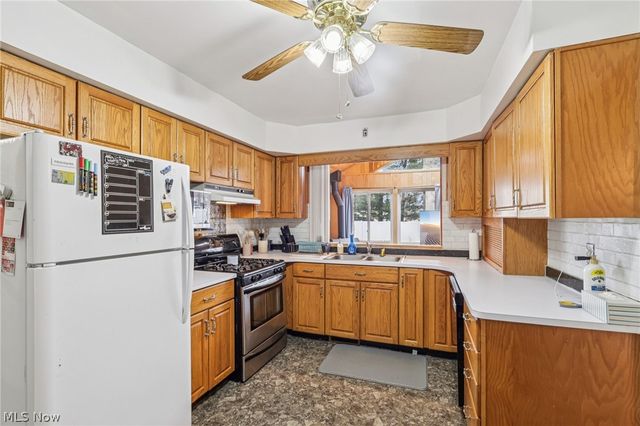 1682 Arthur Drive NW, Warren, OH 44485