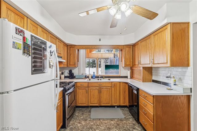 1682 Arthur Drive NW, Warren, OH 44485