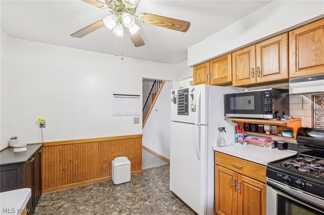 1682 Arthur Drive NW, Warren, OH 44485