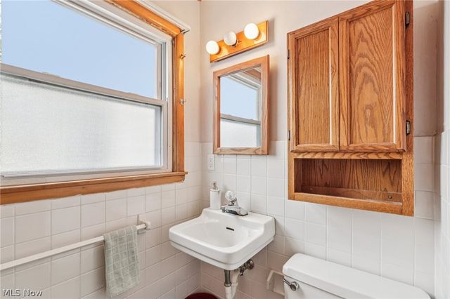 1682 Arthur Drive NW, Warren, OH 44485