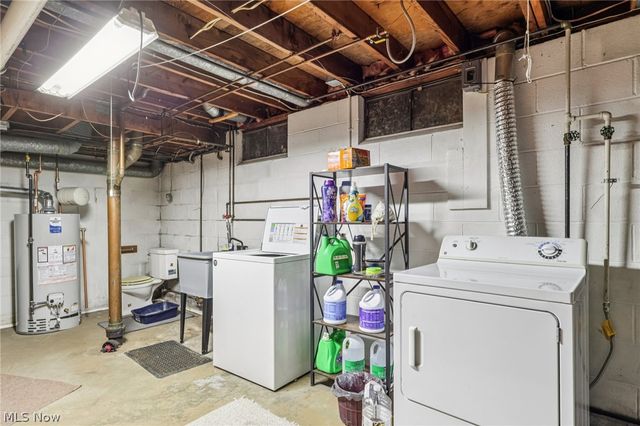 1682 Arthur Drive NW, Warren, OH 44485