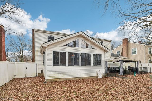 1682 Arthur Drive NW, Warren, OH 44485