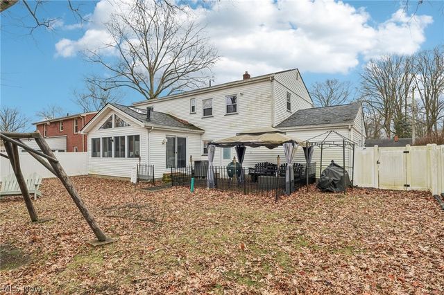 1682 Arthur Drive NW, Warren, OH 44485