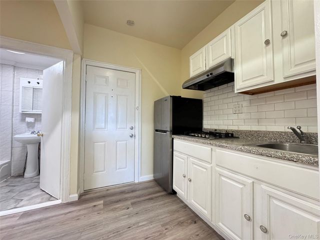 138-11 Jamaica Avenue, Jamaica, NY 11435