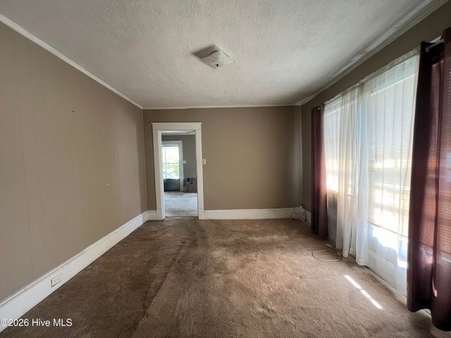 702 W Walnut Street, Goldsboro, NC 27530