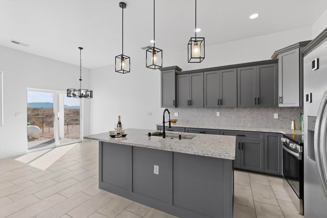 890 Idalia Road SW, Rio Rancho, NM 87124